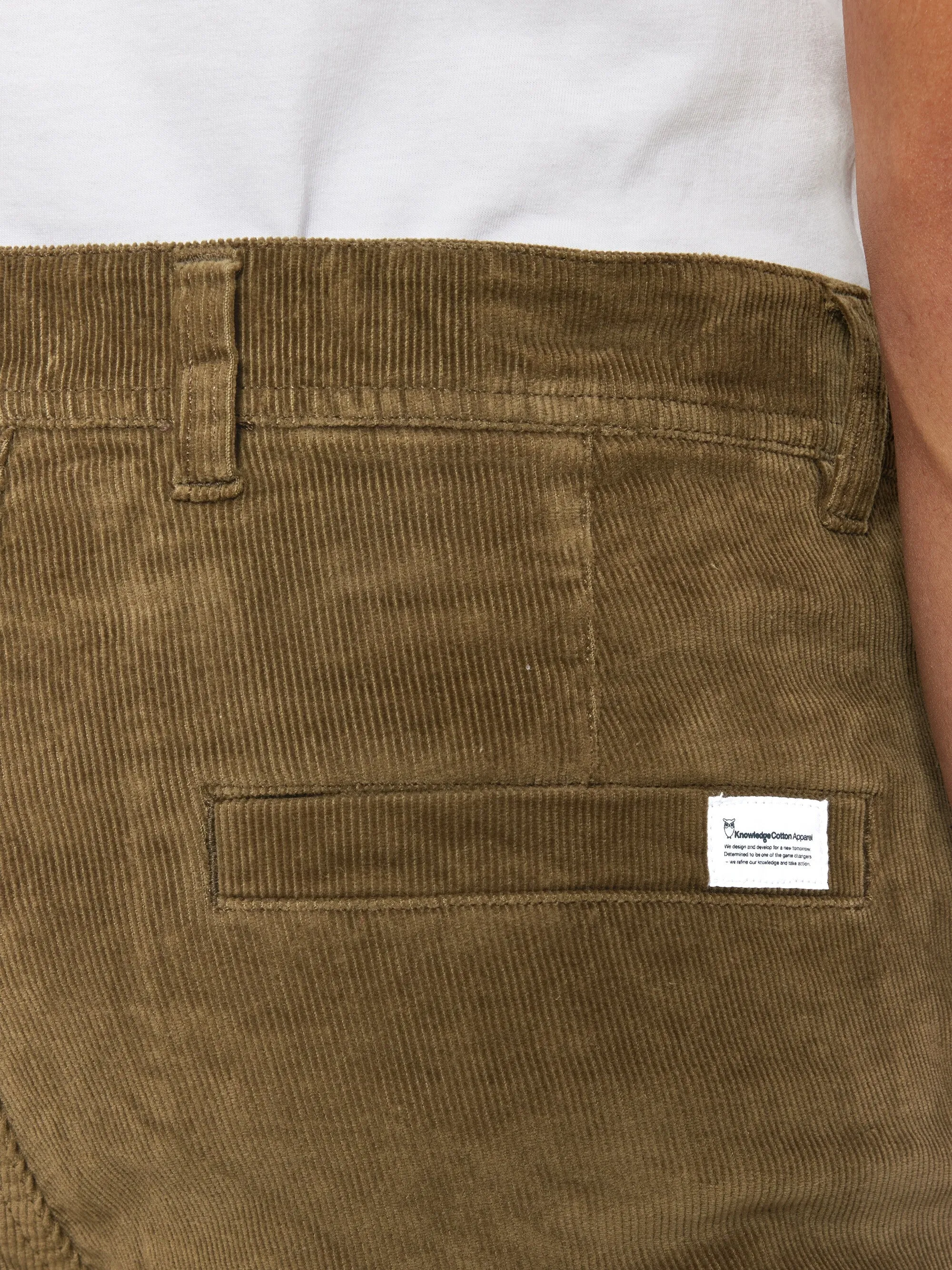 14 wales CHUCK regular corduroy chino pants - GOTS/Vegan - Dark Olive