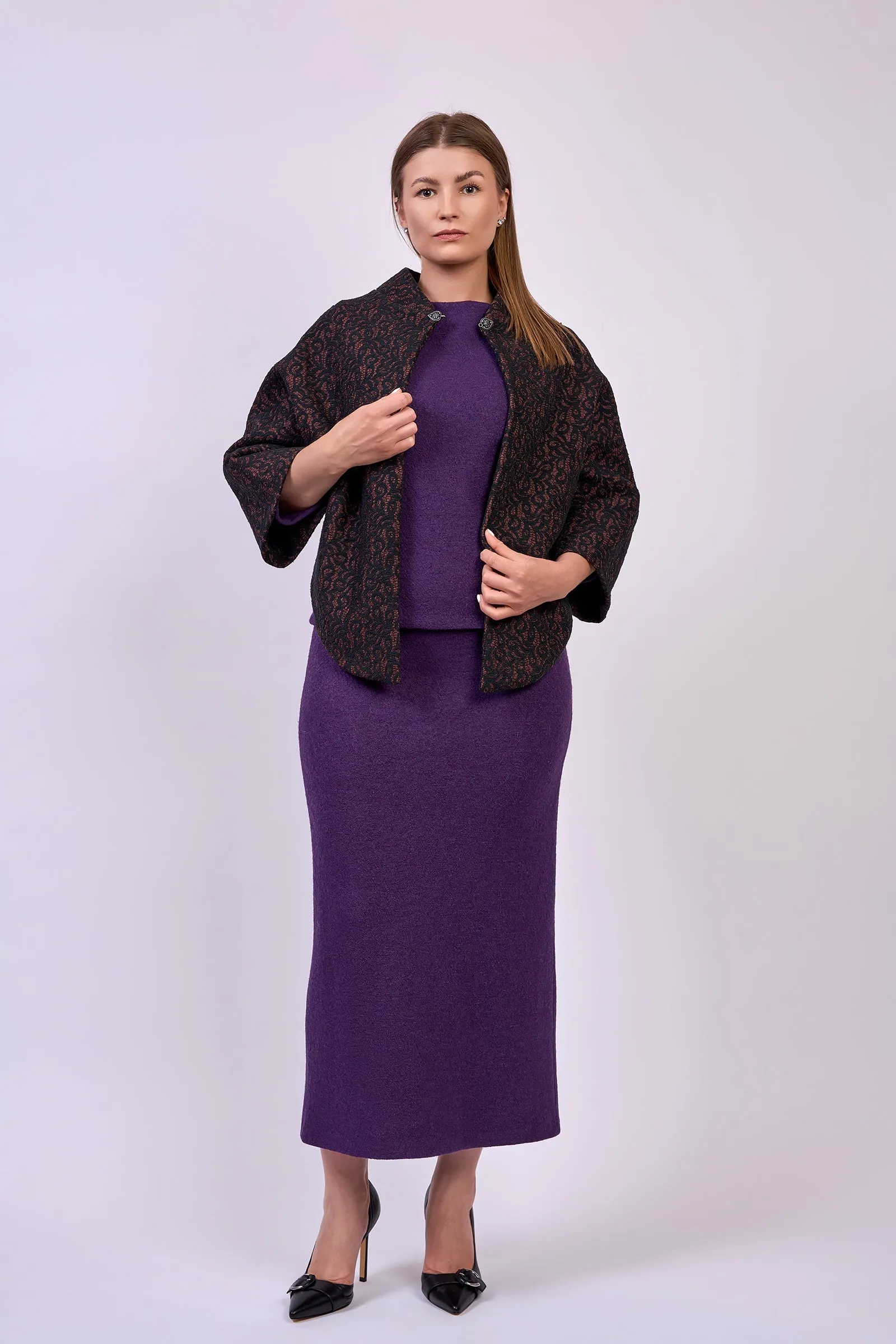 COUTURE VENICE LACE Black Mauve Cape With Sleeves