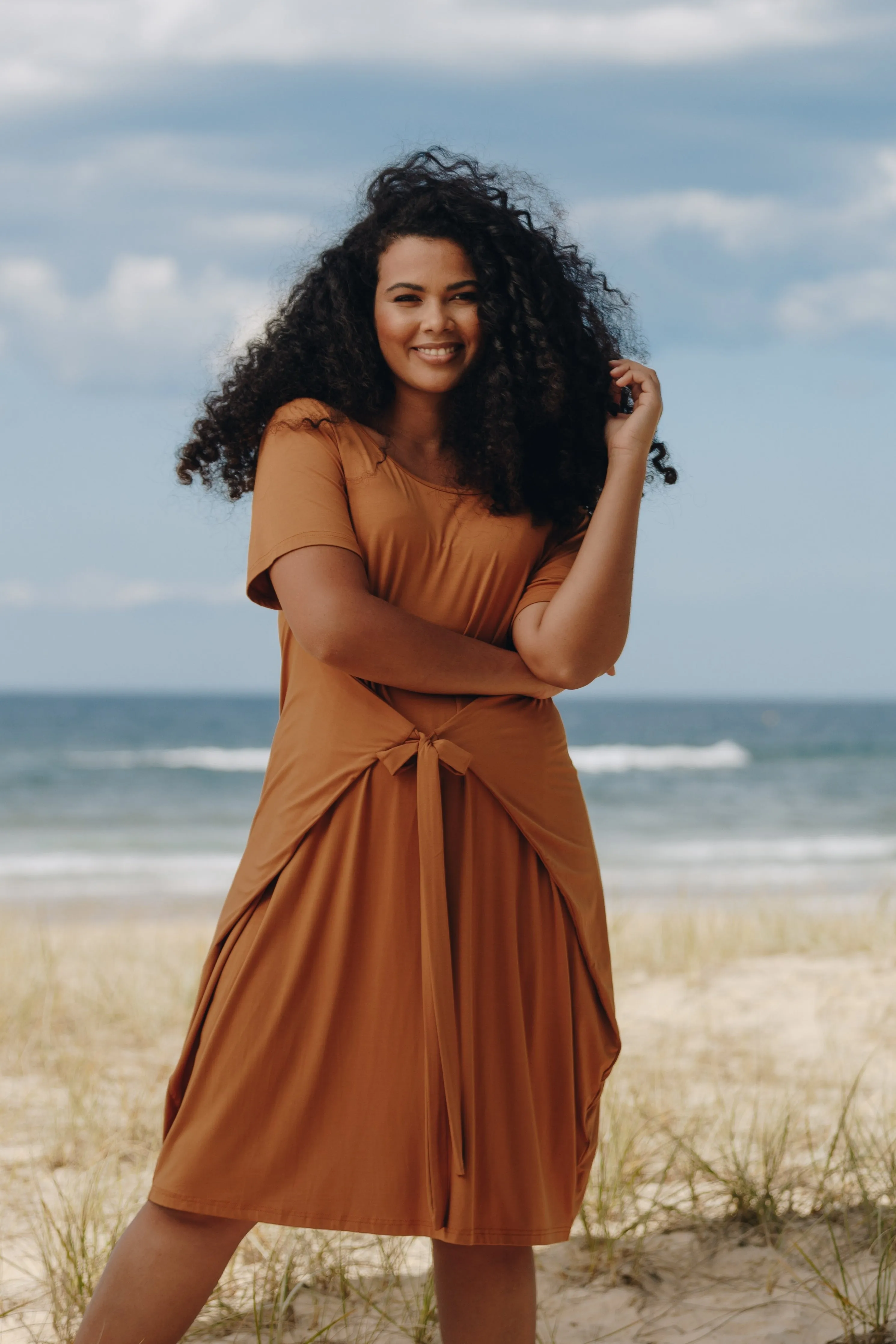 FINAL SALE Short Sleeve Tidal Midi Dress in Outback Sand