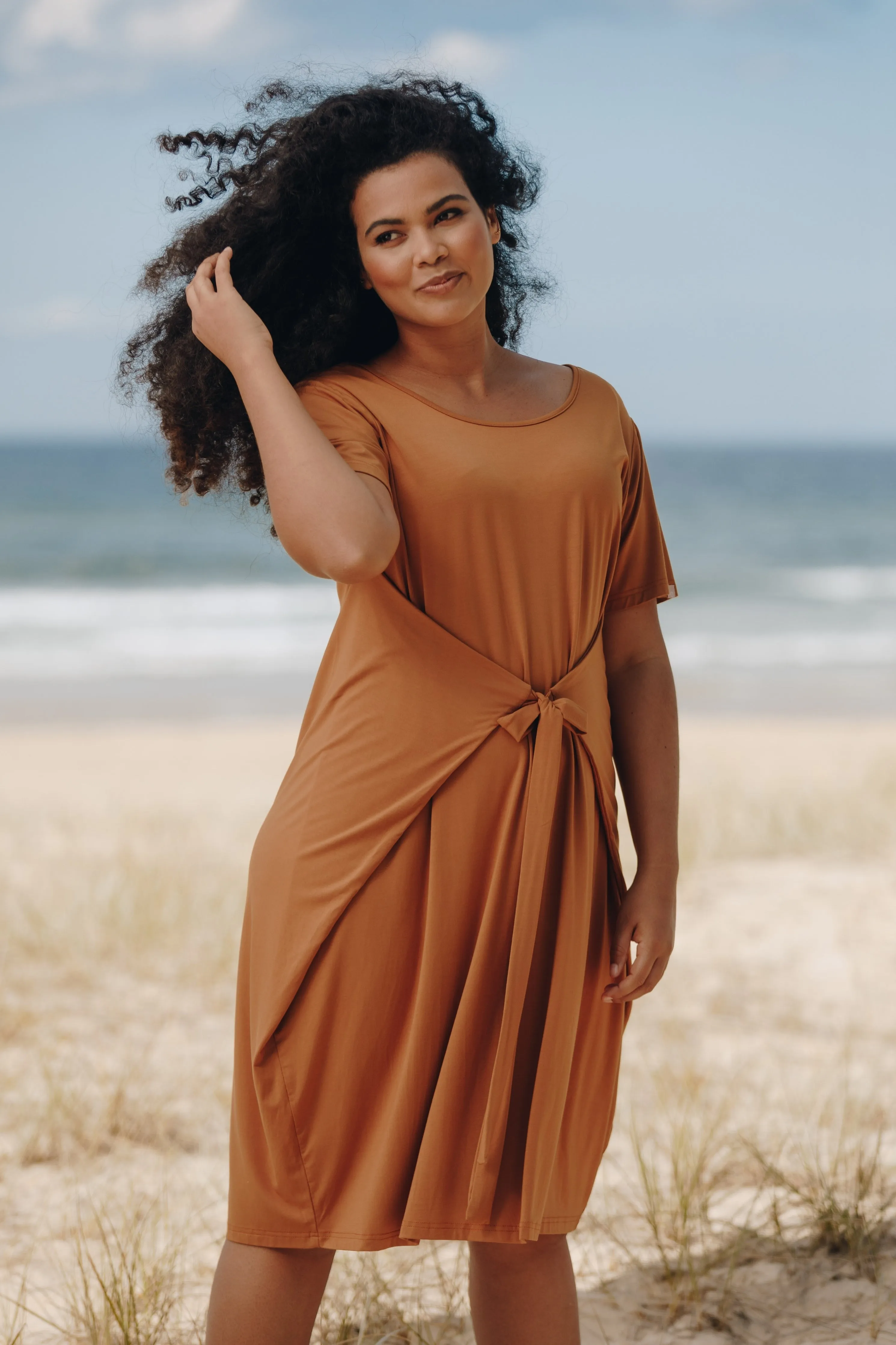 FINAL SALE Short Sleeve Tidal Midi Dress in Outback Sand