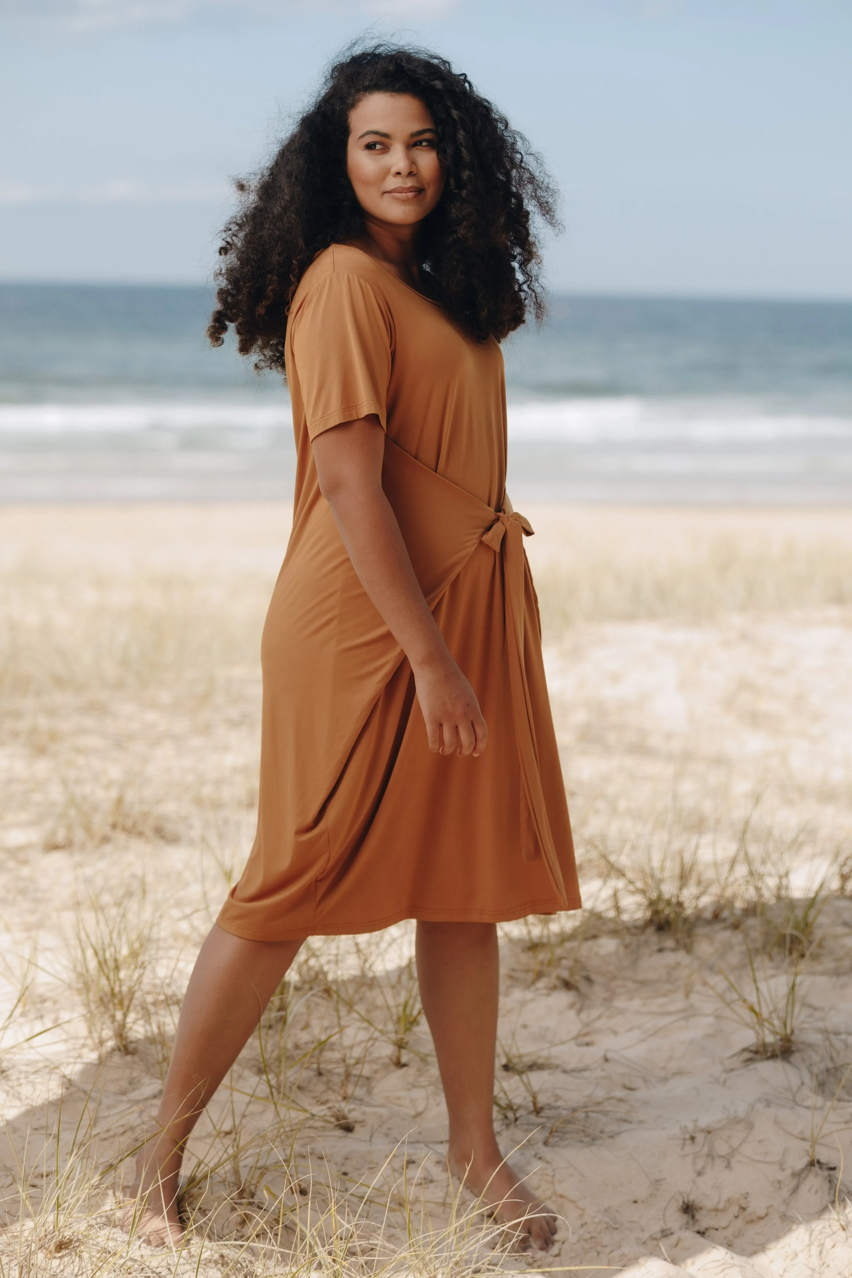 FINAL SALE Short Sleeve Tidal Midi Dress in Outback Sand