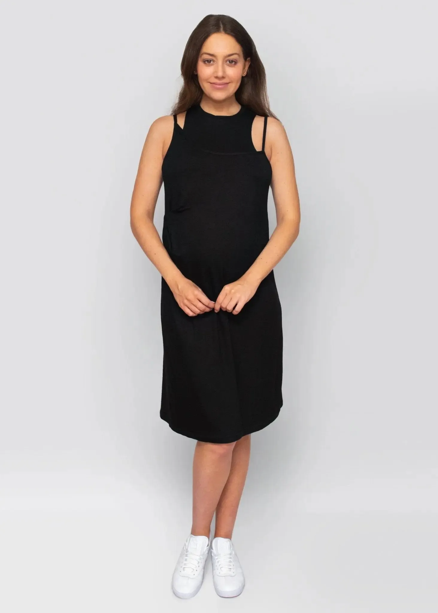 Maternity essential dress in black by úton