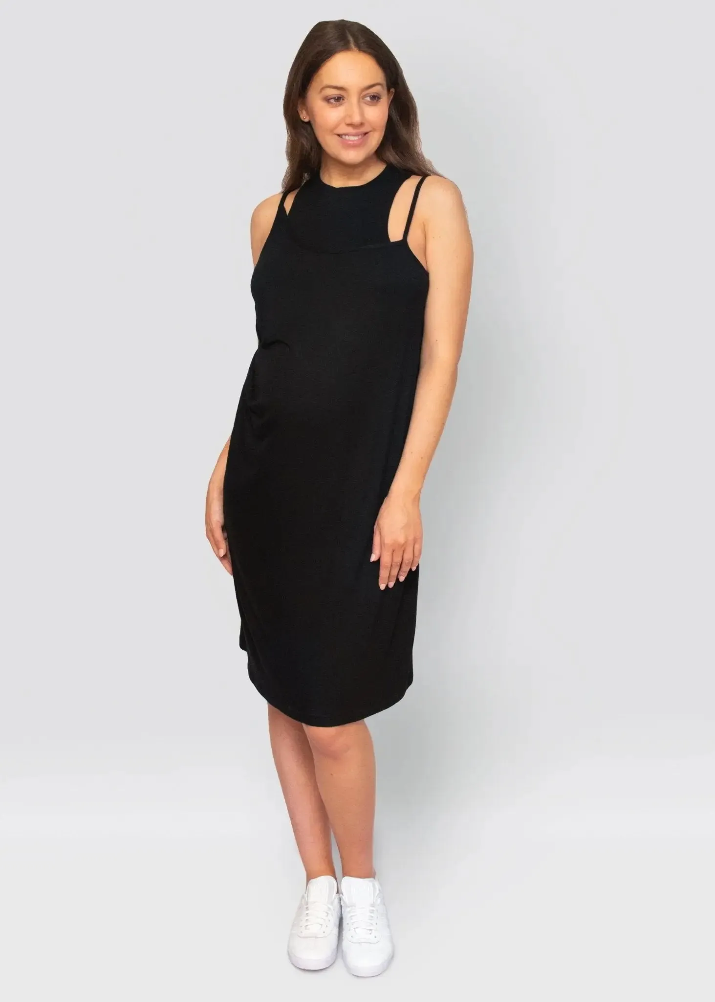 Maternity essential dress in black by úton