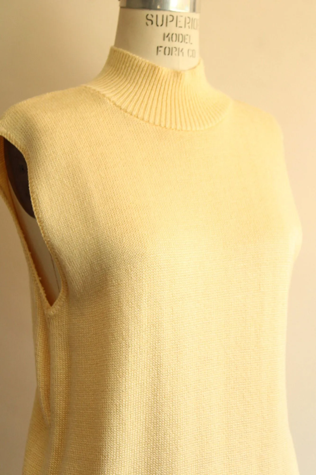 Vintage 1990s NWT Mondala Yellow Knit Sweater