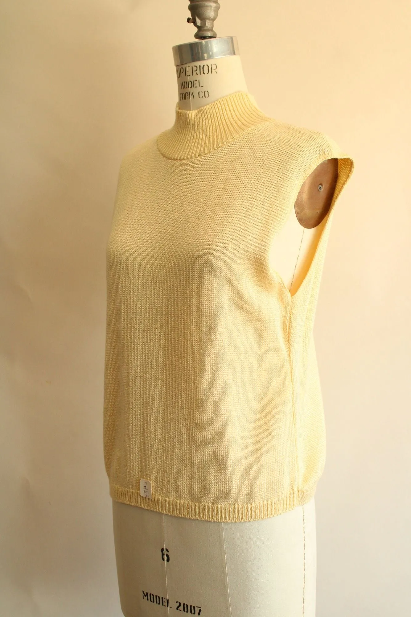 Vintage 1990s NWT Mondala Yellow Knit Sweater